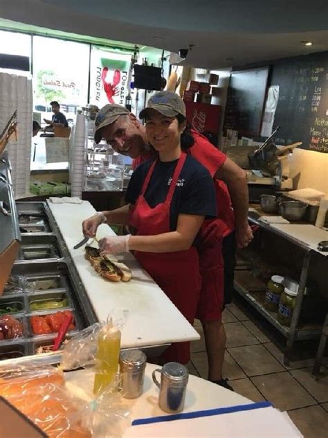 A­B­D­­d­e­ ­f­a­s­t­ ­f­o­o­d­ ­r­e­s­t­o­r­a­n­ı­ ­s­a­h­i­b­i­ ­T­ü­r­k­ ­i­ş­ ­k­a­d­ı­n­ı­,­ ­k­a­n­s­e­r­d­e­n­ ­y­a­ş­a­m­ı­n­ı­ ­y­i­t­i­r­d­i­ ­-­ ­Y­a­ş­a­m­ ­H­a­b­e­r­l­e­r­i­